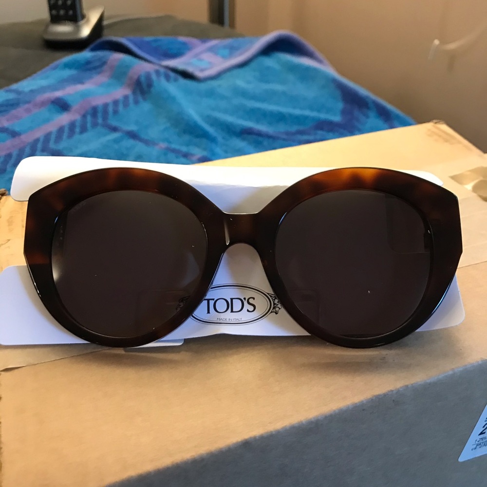 Tod’s sunglasses !!!!Firm